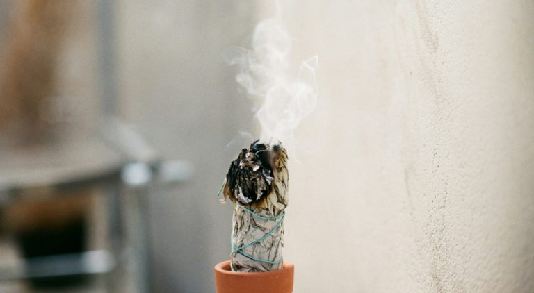 How to Use Snug Scent Smudge Sticks